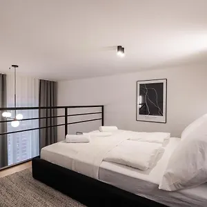 E56 - Grand Boulevard Heritage - Location By Bqa Apartamento